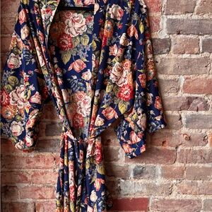 Victoria’s Secret Vintage Floral Navy Robe Size Large